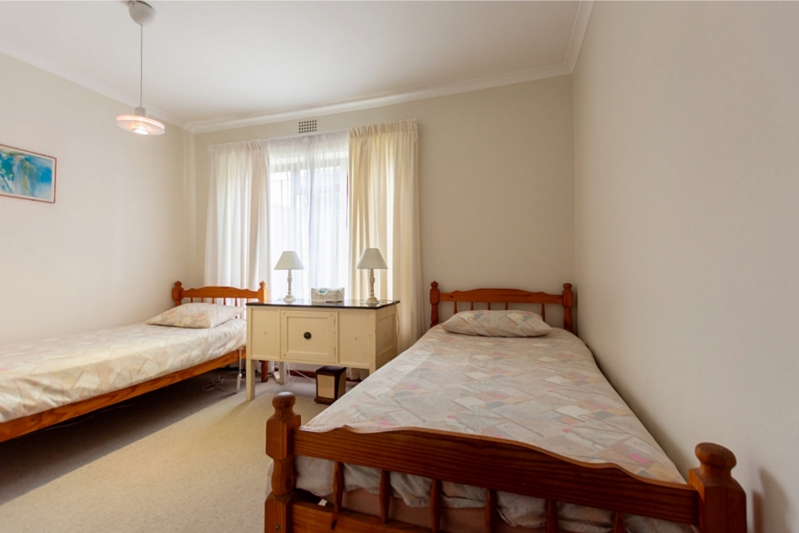 5 Bedroom Property for Sale in Middedorp Western Cape